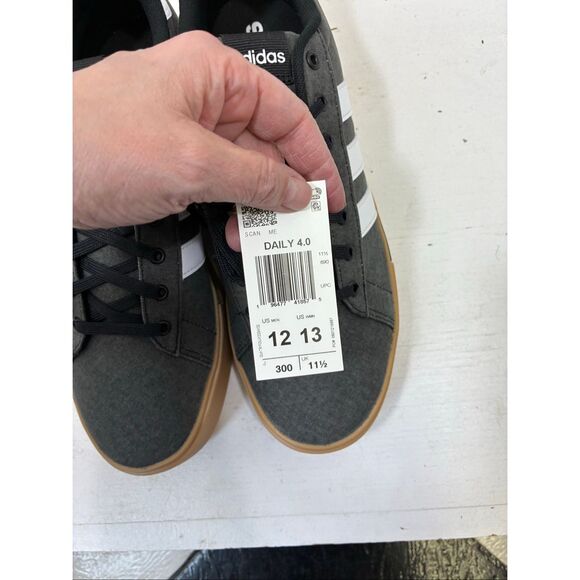 Adidas NWT Daily 4.0 Sneakers in Black Size  12 Men 13 Woman - Picture 3 of 5